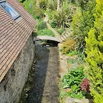 Ancien Moulin Pres D'un Ruisseau