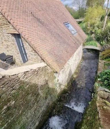 Ancien Moulin Pres D'un Ruisseau Sallen
