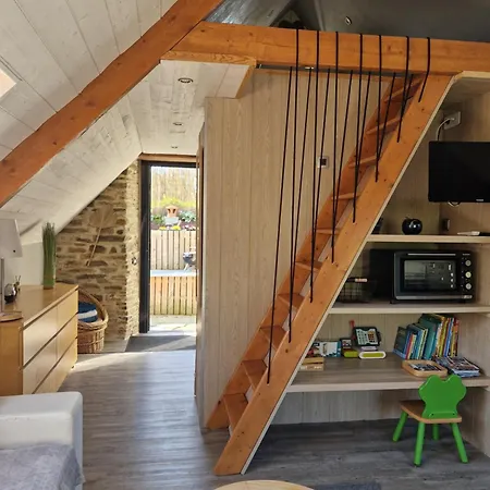 Ancien Moulin Pres D'un Ruisseau