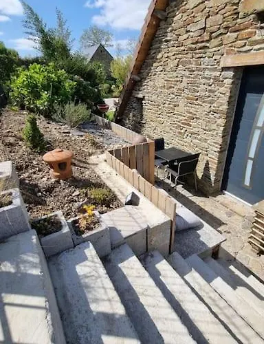 Ancien Moulin Près D'un Ruisseau